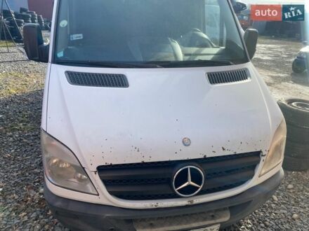 Белый Мерседес Sprinter, объемом двигателя 2.1 л и пробегом 342 тыс. км за 4900 $, фото 1 на Automoto.ua