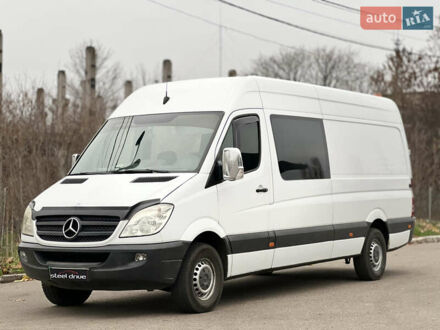 Белый Мерседес Sprinter, объемом двигателя 2.2 л и пробегом 215 тыс. км за 13700 $, фото 1 на Automoto.ua