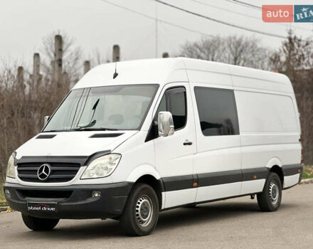 Белый Мерседес Sprinter, объемом двигателя 2.2 л и пробегом 215 тыс. км за 13700 $, фото 1 на Automoto.ua