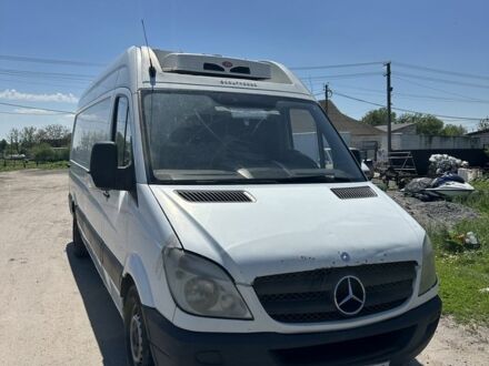 Белый Мерседес Sprinter, объемом двигателя 2.1 л и пробегом 300 тыс. км за 11000 $, фото 1 на Automoto.ua