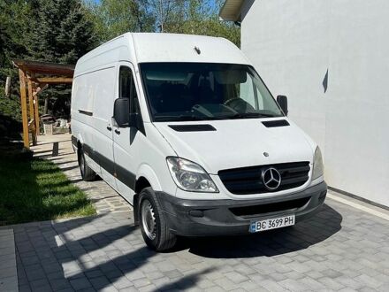 Белый Мерседес Sprinter, объемом двигателя 2.2 л и пробегом 423 тыс. км за 10800 $, фото 1 на Automoto.ua