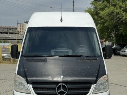 Белый Мерседес Sprinter, объемом двигателя 2.1 л и пробегом 410 тыс. км за 13300 $, фото 1 на Automoto.ua