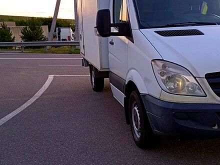Белый Мерседес Sprinter, объемом двигателя 2 л и пробегом 680 тыс. км за 14200 $, фото 1 на Automoto.ua