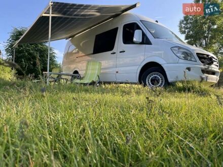 Белый Мерседес Sprinter, объемом двигателя 2.15 л и пробегом 202 тыс. км за 25850 $, фото 1 на Automoto.ua