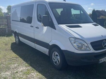 Белый Мерседес Sprinter, объемом двигателя 2.14 л и пробегом 700 тыс. км за 9495 $, фото 1 на Automoto.ua