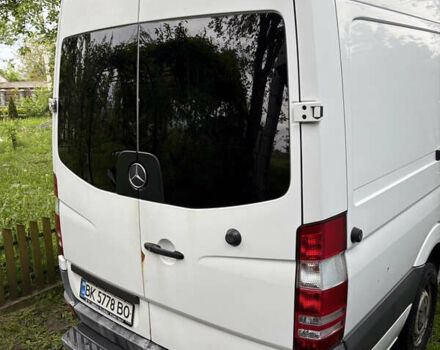 Белый Мерседес Sprinter, объемом двигателя 2.14 л и пробегом 438 тыс. км за 10700 $, фото 1 на Automoto.ua