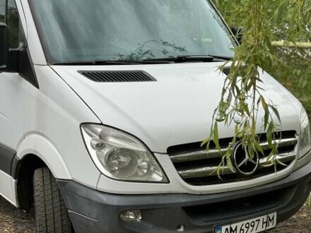 Белый Мерседес Sprinter, объемом двигателя 0 л и пробегом 273 тыс. км за 12800 $, фото 1 на Automoto.ua