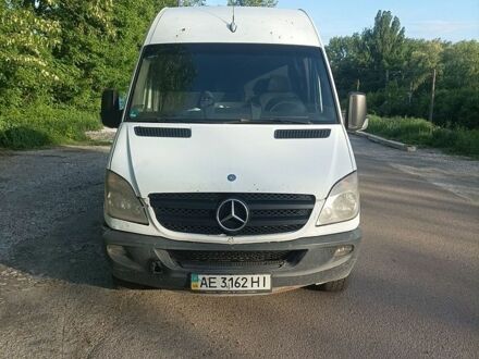Белый Мерседес Sprinter, объемом двигателя 2.7 л и пробегом 550 тыс. км за 12000 $, фото 1 на Automoto.ua