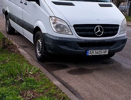 Мерседес Sprinter 2011 в Жмеренке на Automoto.ua Белый Мерседес Sprinter, объемом двигателя 2.1 л и пробегом 205 тыс. км за 10000 $, фото 1 на Automoto.ua