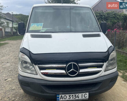 Белый Мерседес Sprinter, объемом двигателя 2.1 л и пробегом 550 тыс. км за 12500 $, фото 1 на Automoto.ua