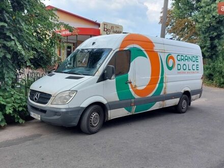 Белый Мерседес Sprinter, объемом двигателя 2.14 л и пробегом 800 тыс. км за 8800 $, фото 1 на Automoto.ua
