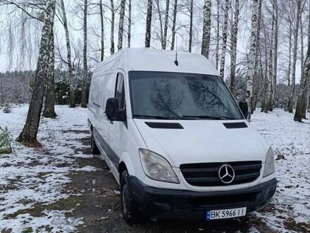 Белый Мерседес Sprinter, объемом двигателя 2.14 л и пробегом 339 тыс. км за 10400 $, фото 1 на Automoto.ua