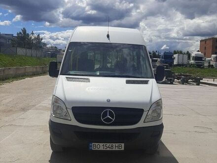 Белый Мерседес Sprinter, объемом двигателя 2.14 л и пробегом 359 тыс. км за 22000 $, фото 1 на Automoto.ua