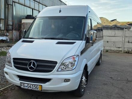 Белый Мерседес Sprinter, объемом двигателя 3 л и пробегом 415 тыс. км за 39900 $, фото 1 на Automoto.ua