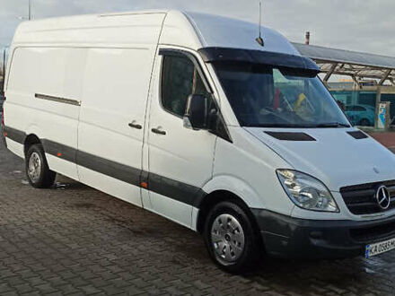 Белый Мерседес Sprinter, объемом двигателя 2.1 л и пробегом 401 тыс. км за 16000 $, фото 1 на Automoto.ua