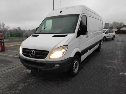 Белый Мерседес Sprinter, объемом двигателя 2.2 л и пробегом 380 тыс. км за 8679 $, фото 1 на Automoto.ua
