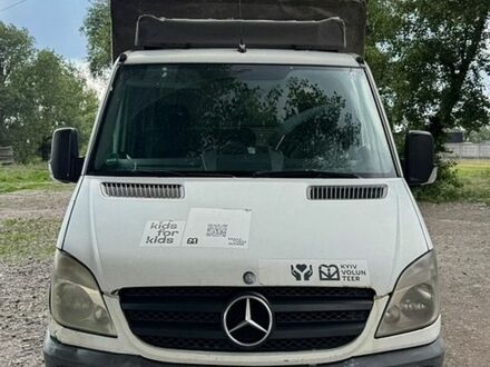 Белый Мерседес Sprinter, объемом двигателя 2.14 л и пробегом 550 тыс. км за 10000 $, фото 1 на Automoto.ua