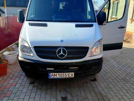 Білий Мерседес Sprinter, об'ємом двигуна 2.1 л та пробігом 300 тис. км за 15000 $, фото 1 на Automoto.ua