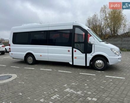 Белый Мерседес Sprinter, объемом двигателя 0 л и пробегом 424 тыс. км за 34990 $, фото 1 на Automoto.ua