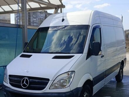 Белый Мерседес Sprinter, объемом двигателя 2.14 л и пробегом 330 тыс. км за 11500 $, фото 1 на Automoto.ua