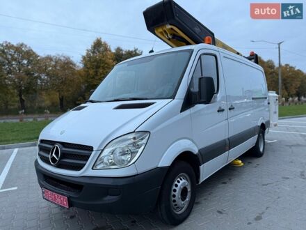 Белый Мерседес Sprinter, объемом двигателя 2.2 л и пробегом 212 тыс. км за 21700 $, фото 1 на Automoto.ua