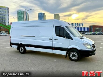 Белый Мерседес Sprinter, объемом двигателя 2.1 л и пробегом 400 тыс. км за 12900 $, фото 1 на Automoto.ua