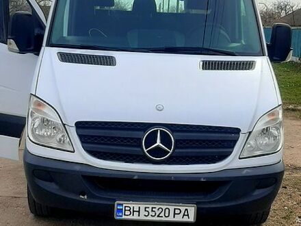 Белый Мерседес Sprinter, объемом двигателя 2.1 л и пробегом 306 тыс. км за 13000 $, фото 1 на Automoto.ua