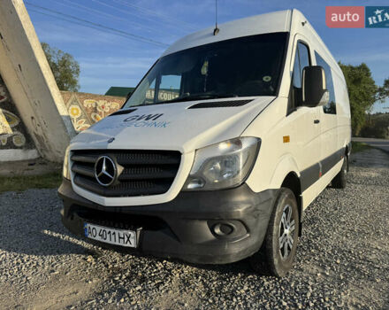 Белый Мерседес Sprinter, объемом двигателя 2.14 л и пробегом 330 тыс. км за 13700 $, фото 1 на Automoto.ua