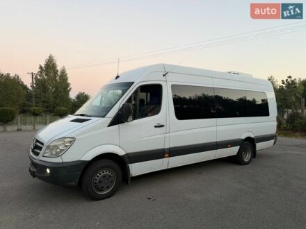Белый Мерседес Sprinter, объемом двигателя 3 л и пробегом 435 тыс. км за 33800 $, фото 1 на Automoto.ua