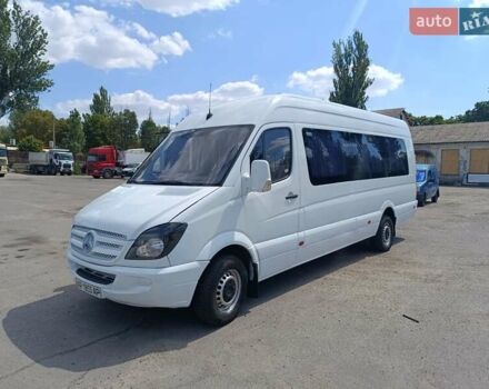 Белый Мерседес Sprinter, объемом двигателя 2.1 л и пробегом 300 тыс. км за 19900 $, фото 1 на Automoto.ua