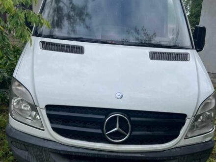 Белый Мерседес Sprinter, объемом двигателя 0 л и пробегом 180 тыс. км за 5628 $, фото 1 на Automoto.ua