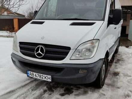 Белый Мерседес Sprinter, объемом двигателя 2.5 л и пробегом 301 тыс. км за 13500 $, фото 1 на Automoto.ua