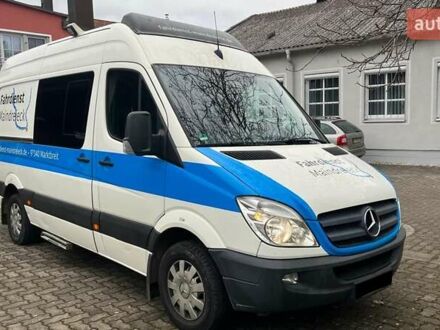 Белый Мерседес Sprinter, объемом двигателя 2.2 л и пробегом 390 тыс. км за 14567 $, фото 1 на Automoto.ua