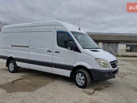 Белый Мерседес Sprinter, объемом двигателя 3 л и пробегом 500 тыс. км за 17500 $, фото 1 на Automoto.ua