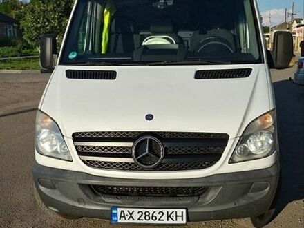 Белый Мерседес Sprinter, объемом двигателя 2.14 л и пробегом 285 тыс. км за 11700 $, фото 1 на Automoto.ua