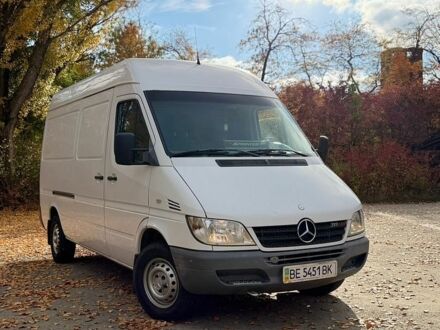 Белый Мерседес Sprinter, объемом двигателя 2.2 л и пробегом 223 тыс. км за 13000 $, фото 1 на Automoto.ua