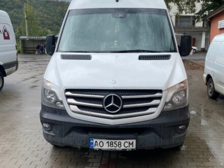 Белый Мерседес Sprinter, объемом двигателя 3 л и пробегом 670 тыс. км за 26500 $, фото 1 на Automoto.ua