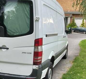 Белый Мерседес Sprinter, объемом двигателя 2.14 л и пробегом 370 тыс. км за 17000 $, фото 1 на Automoto.ua