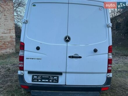 Белый Мерседес Sprinter, объемом двигателя 2.3 л и пробегом 470 тыс. км за 4600 $, фото 1 на Automoto.ua