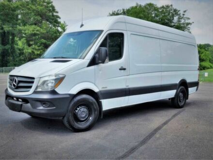 Білий Мерседес Sprinter, об'ємом двигуна 3 л та пробігом 72 тис. км за 8900 $, фото 1 на Automoto.ua