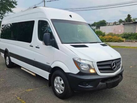 Белый Мерседес Sprinter, объемом двигателя 2.1 л и пробегом 74 тыс. км за 10900 $, фото 1 на Automoto.ua