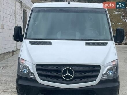 Белый Мерседес Sprinter, объемом двигателя 2.14 л и пробегом 242 тыс. км за 17600 $, фото 1 на Automoto.ua