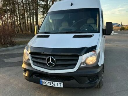Белый Мерседес Sprinter, объемом двигателя 2.2 л и пробегом 490 тыс. км за 28000 $, фото 1 на Automoto.ua