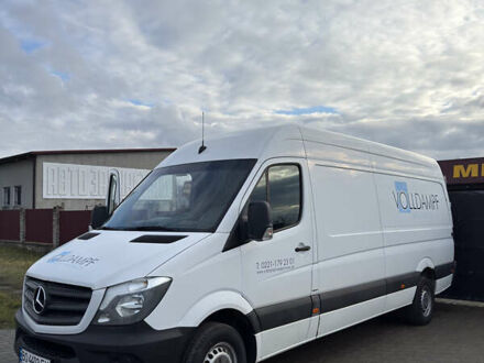 Белый Мерседес Sprinter, объемом двигателя 2.14 л и пробегом 386 тыс. км за 22000 $, фото 1 на Automoto.ua