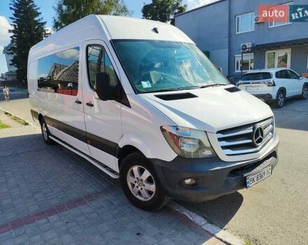 Белый Мерседес Sprinter, объемом двигателя 2.14 л и пробегом 450 тыс. км за 17700 $, фото 1 на Automoto.ua