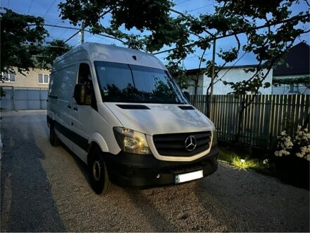 Белый Мерседес Sprinter, объемом двигателя 2.2 л и пробегом 400 тыс. км за 12394 $, фото 1 на Automoto.ua