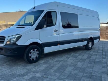 Белый Мерседес Sprinter, объемом двигателя 2.2 л и пробегом 300 тыс. км за 23000 $, фото 1 на Automoto.ua