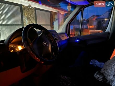 Белый Мерседес Sprinter, объемом двигателя 2.1 л и пробегом 332 тыс. км за 16900 $, фото 1 на Automoto.ua