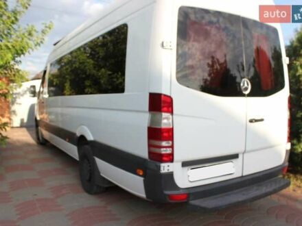 Белый Мерседес Sprinter, объемом двигателя 2.2 л и пробегом 425 тыс. км за 38500 $, фото 1 на Automoto.ua