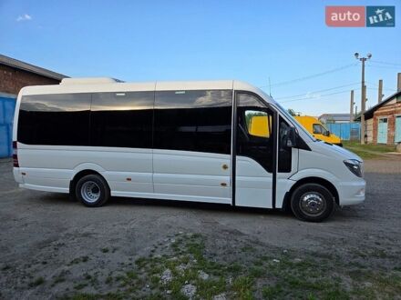 Белый Мерседес Sprinter, объемом двигателя 3 л и пробегом 382 тыс. км за 48900 $, фото 1 на Automoto.ua
